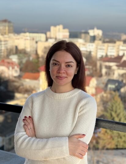 Elena Plescan atop the Chisinau City Museum