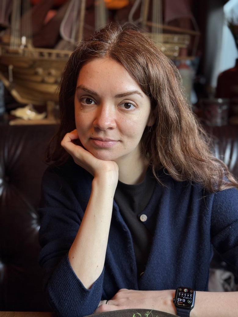 Elena Plescan portrait